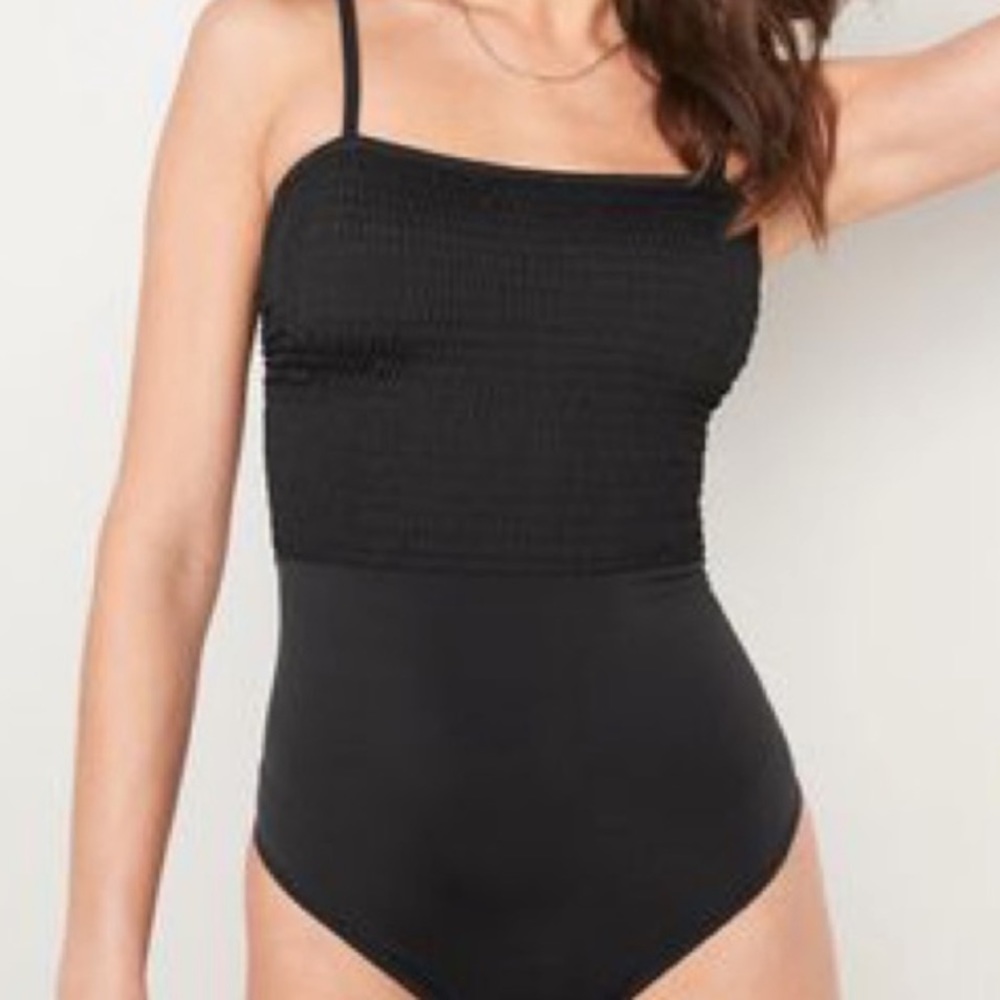 Old Navy *NWT* Size XXL Smocked One Piece Swimsuit Black